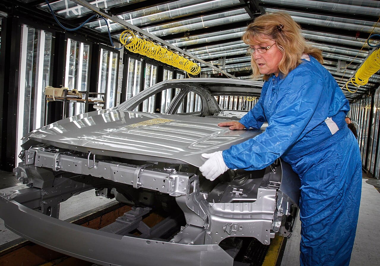 Linea di assemblaggio di scocche automobilistiche