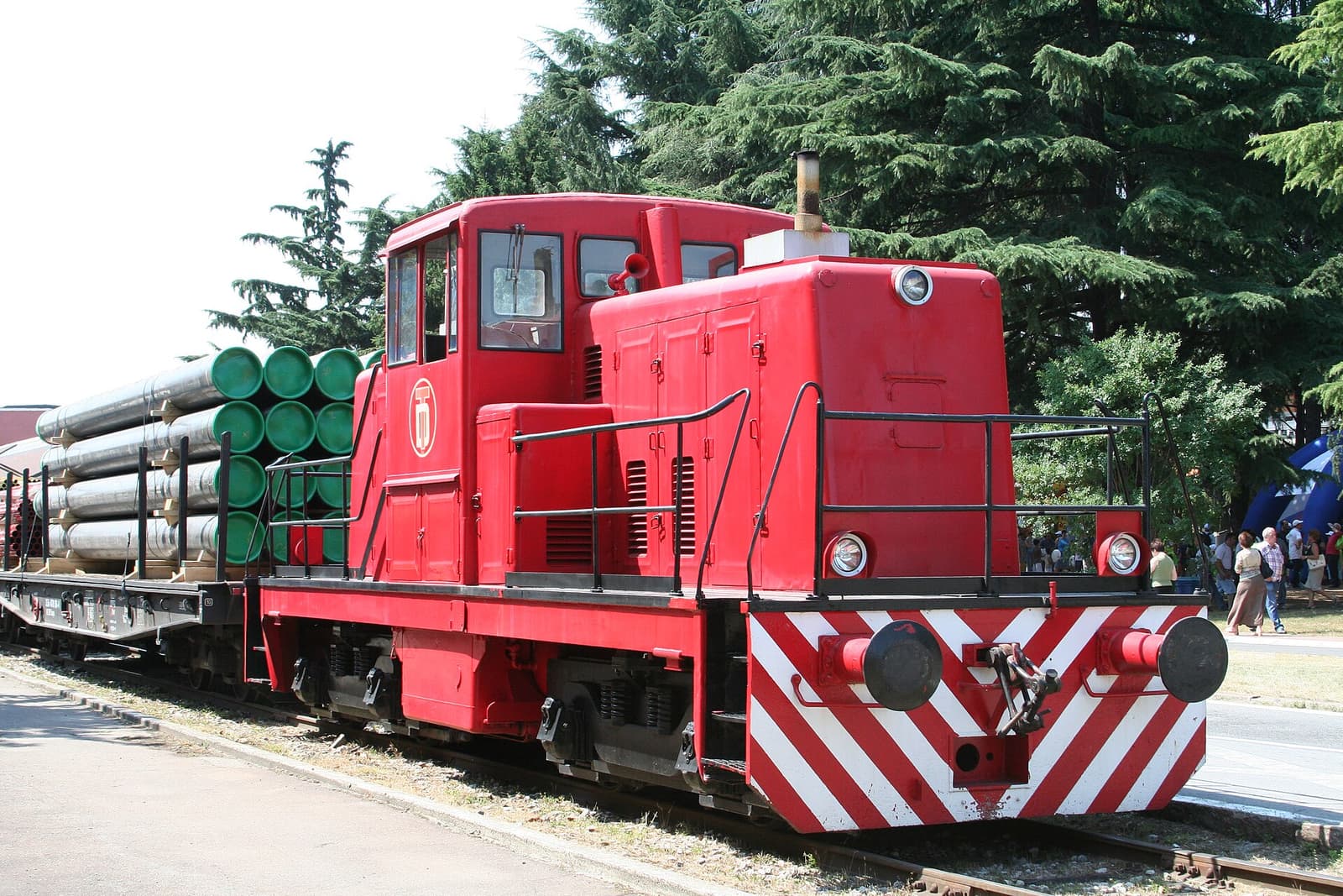 Mezzo d'opera ferroviario in linea