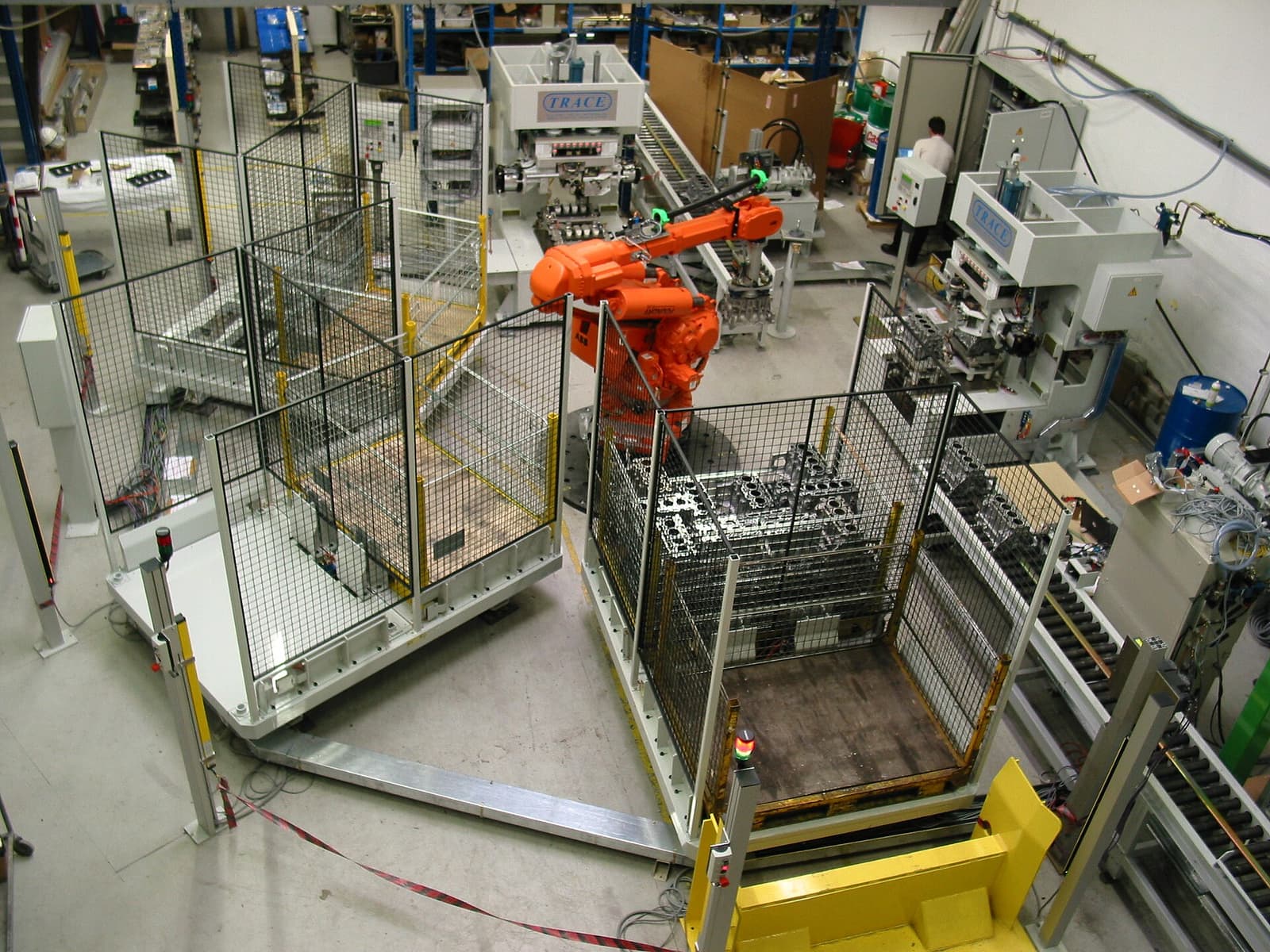 Isola robotizzata in reparto produttivo