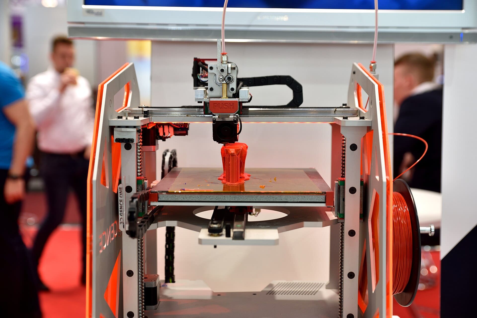 Stampante 3D a filamento in funzione